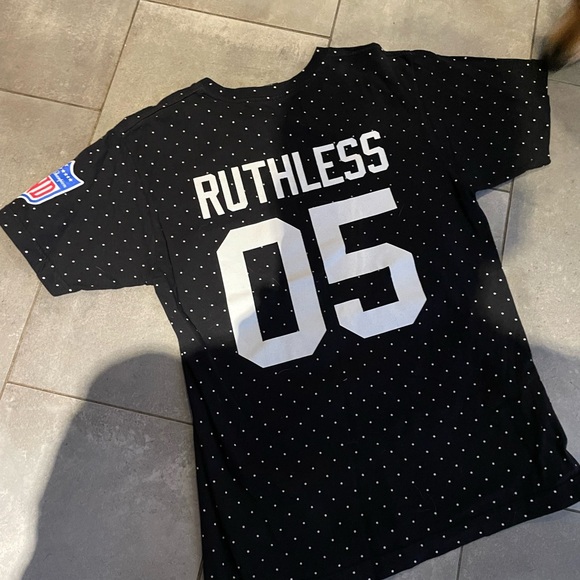 Undefeated tee - Picture 3 of 3